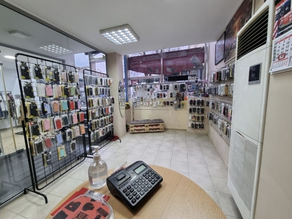 Дава се под наем Магазин в Велико Търново, Централна гара - 20 кв.м за 382.5 € - Снимка #1