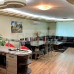 Тристаен апартамент в Варна, Левски - 100 кв.м за 2950 €/кв.м - Снимка #1
