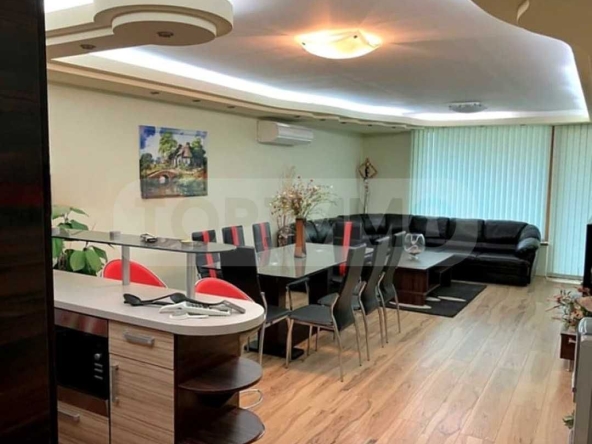 Тристаен апартамент в Варна, Левски - 100 кв.м за 2950 €/кв.м - Снимка #1