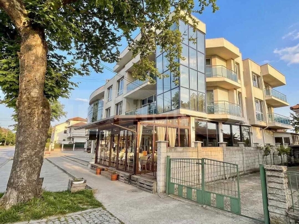 Тристаен апартамент в Балчик - 80 кв.м за 699 €/кв.м - Снимка #1