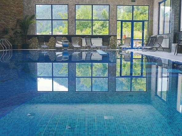 Хотел в Девин - 1736 кв.м за 1441 €/кв.м - Снимка #1