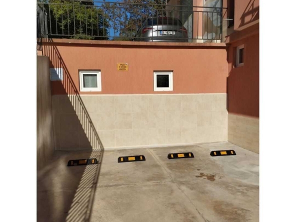 Дава се под наем Гараж / Паркомясто в Варна, Възраждане 1 - 80 кв.м за 498.27 € - Снимка #1