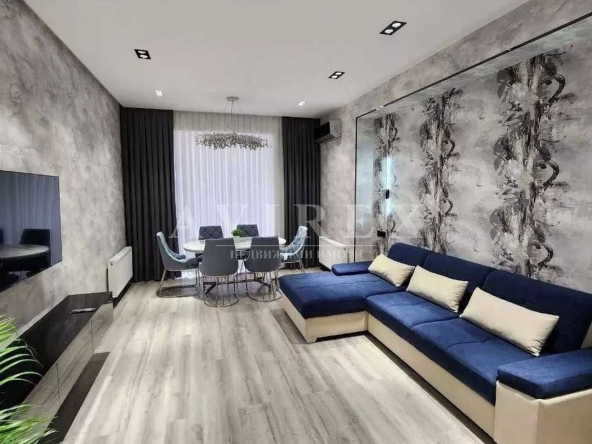 Дава се под наем Тристаен апартамент в Пловдив, Кършияка - 100 кв.м за 408 € - Снимка #1