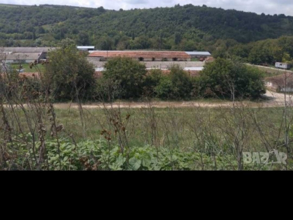 Промишлена сграда в Плевен, 9-ти квартал - 4100 кв.м за 70 €/кв.м - Снимка #1