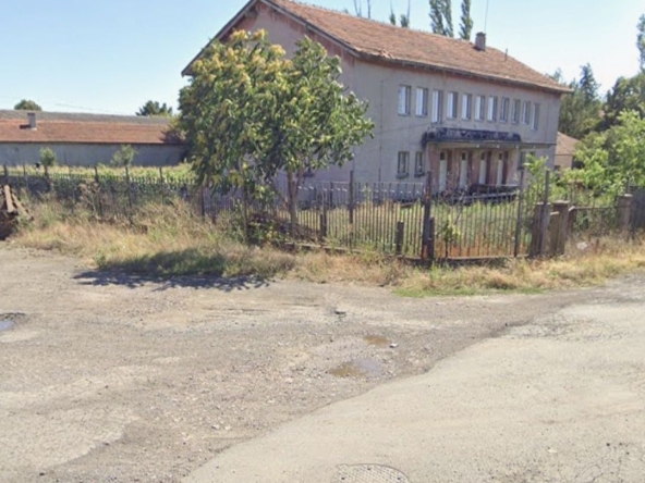 Промишлена сграда в Айтос - 800 кв.м за 2 €/кв.м - Снимка #1
