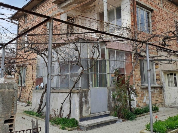 Къща в с. Овощник, Област Стара Загора - 200 кв.м за 510 €/кв.м - Снимка #1