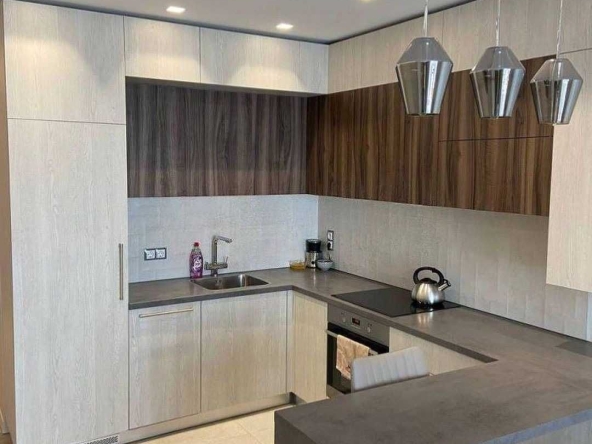 Дава се под наем Тристаен апартамент в Пловдив, Младежки Хълм - 96 кв.м за 433.5 € - Снимка #1