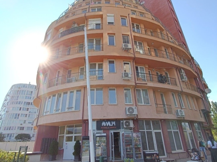 Дава се под наем Гараж / Паркомясто в София, Люлин 6 - 15 кв.м за 76.5 € - Снимка #1