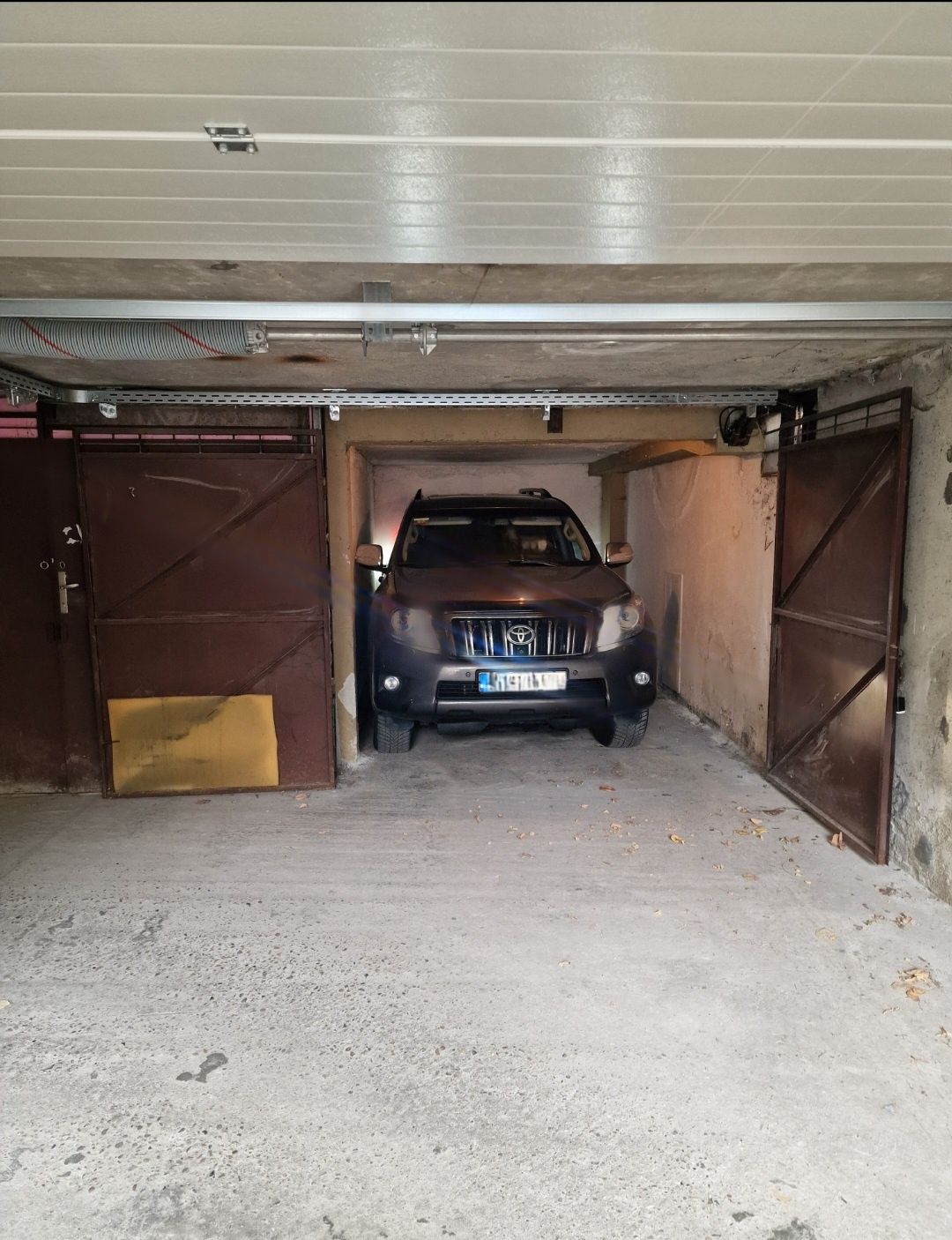 Дава се под наем Гараж / Паркомясто в София, Младост 1 - 13 кв.м за 154.53 € - Снимка #1