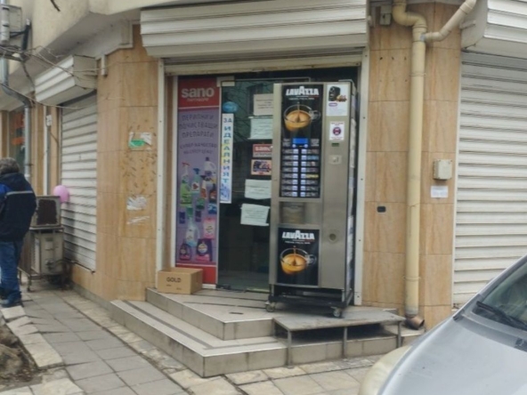 Дава се под наем Магазин в Русе, Център - 32 кв.м за 55000 € - Снимка #1