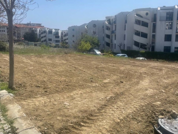 Дава се под наем Парцел в Свети Влас - 700 кв.м за 510.51 € - Снимка #1