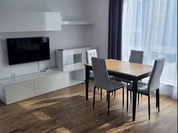 Дава се под наем Тристаен апартамент в Варна, м-т Пчелина - 90 кв.м за 433.5 € - Снимка #1