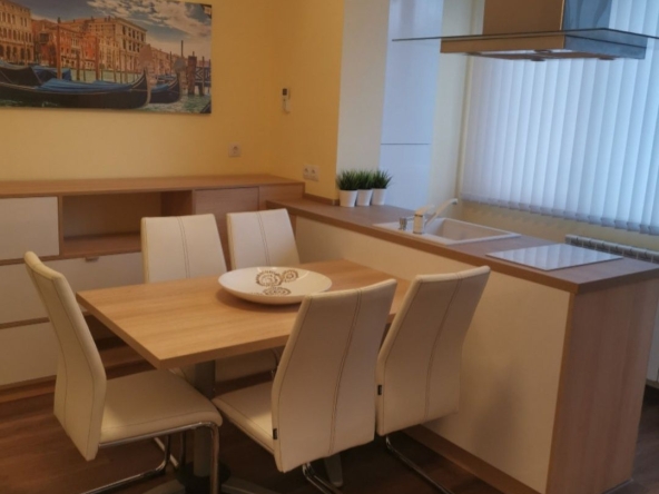 Дава се под наем Двустаен апартамент в София, Лозенец - 56 кв.м за 612 € - Снимка #1