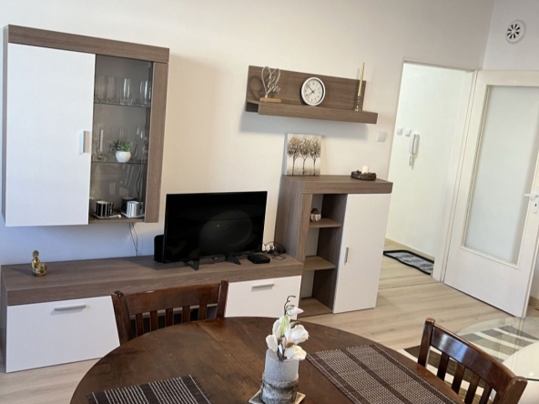 Дава се под наем Двустаен апартамент в София, Мусагеница - 50 кв.м за 510 € - Снимка #1