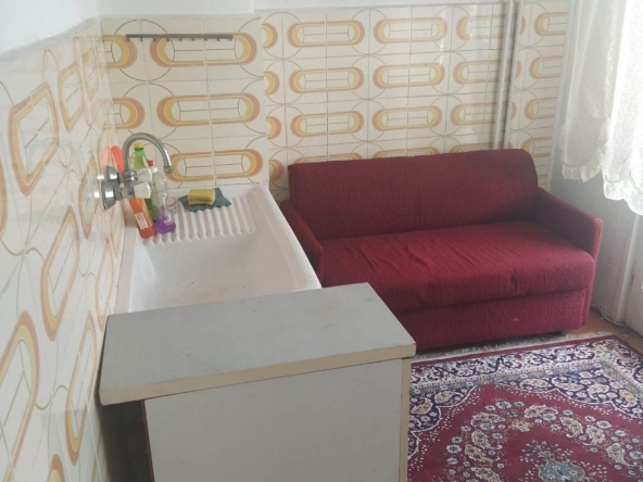 Дава се под наем Двустаен апартамент в Шумен, Тракия - 65 кв.м за 178.5 € - Снимка #1