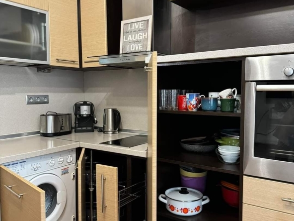 Дава се под наем Тристаен апартамент в Варна, ВИНС - 88 кв.м за 698.19 € - Снимка #1