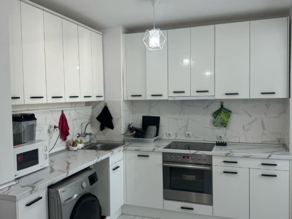 Дава се под наем Двустаен апартамент в София, Люлин 3 - 67 кв.м за 448.8 € - Снимка #1