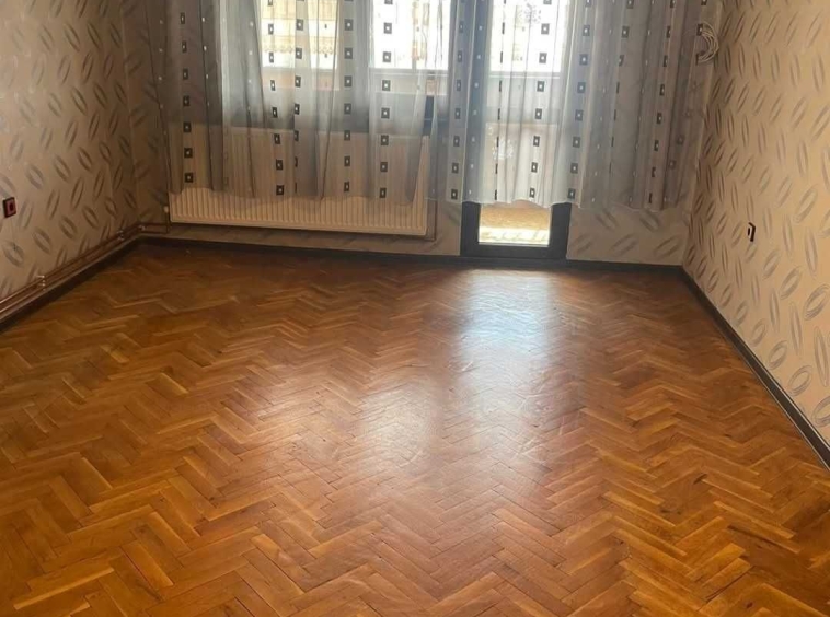Тристаен апартамент в Шумен, Болницата - 95 кв.м за 1315 €/кв.м - Снимка #1