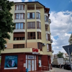 Дава се под наем Тристаен апартамент в Разград, Център - 95 кв.м за 348.84 € - Снимка #1