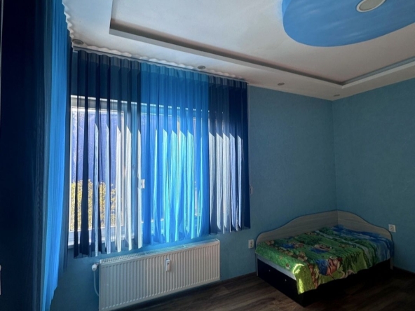 Дава се под наем Тристаен апартамент в София, Дружба 1 - 85 кв.м за 612 € - Снимка #1