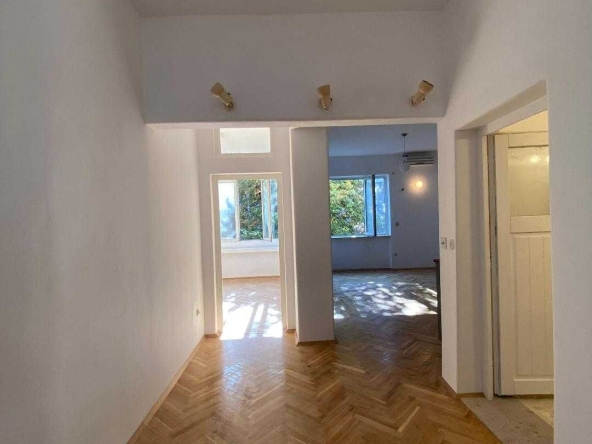 Дава се под наем Двустаен апартамент в София, Дружба 1 - 55 кв.м за 703.8 € - Снимка #1