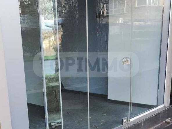 Дава се под наем Магазин в Варна, Централна поща - 35 кв.м за 357 € - Снимка #1
