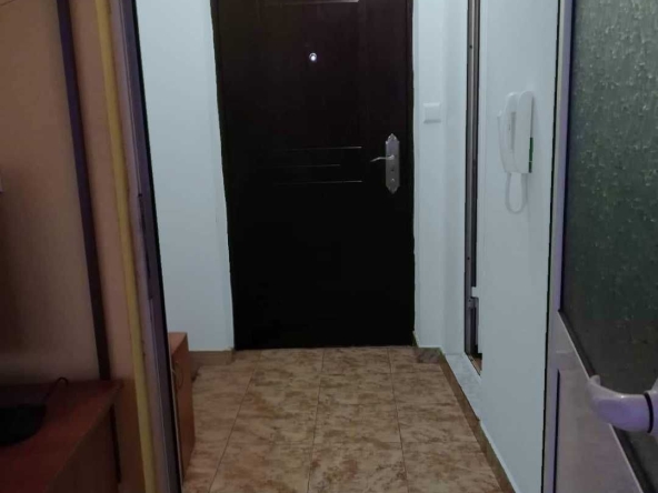 Дава се под наем Едностаен апартамент в Нова Загора - 46 кв.м за 43299 € - Снимка #1