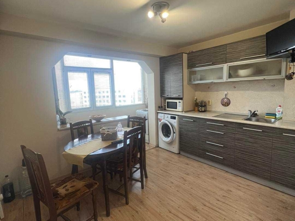 Четиристаен апартамент в Търговище, Център - 81 кв.м за 1039 €/кв.м - Снимка #1