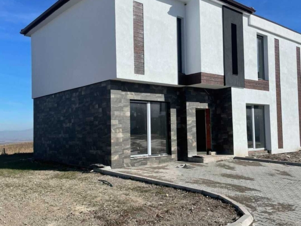 Къща в Банкя - 200 кв.м за 1600 €/кв.м - Снимка #1