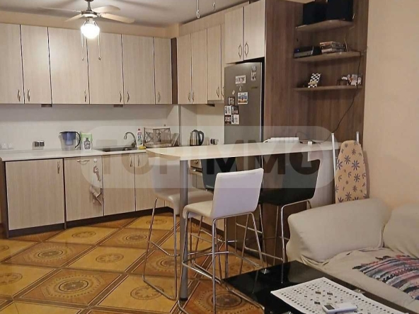 Дава се под наем Двустаен апартамент в к.к. Св.Св. Константин и Елена - 65 кв.м за 650 € - Снимка #1