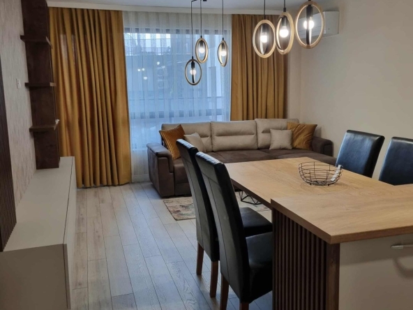 Дава се под наем Тристаен апартамент в Пловдив, Кършияка - 110 кв.м за 800 € - Снимка #1