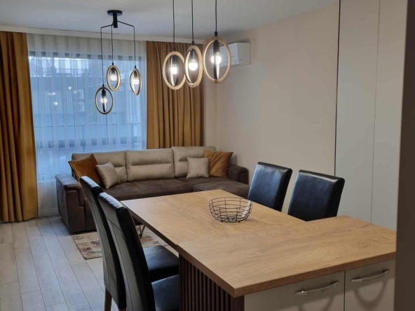 Дава се под наем Тристаен апартамент в Карлово - 110 кв.м за 776.73 € - Снимка #1