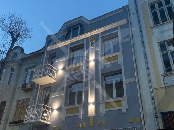 Къща в Варна, Гръцка махала - 268 кв.м за 1713 €/кв.м - Снимка #1