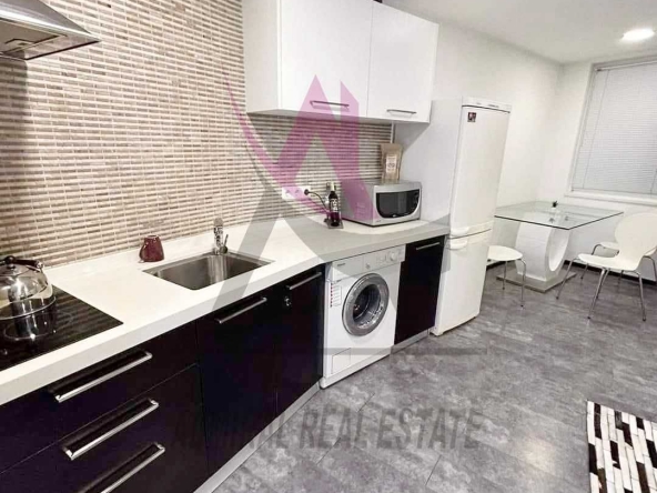 Дава се под наем Двустаен апартамент в Варна, Център - 65 кв.м за 698.19 € - Снимка #1