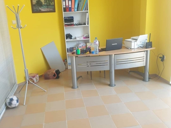 Дава се под наем Офис в Горна Оряховица - 22 кв.м за 19380 € - Снимка #1