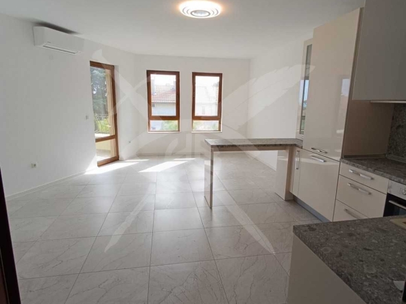 Тристаен апартамент в Варна, м-т Траката - 121 кв.м за 1885 €/кв.м - Снимка #1