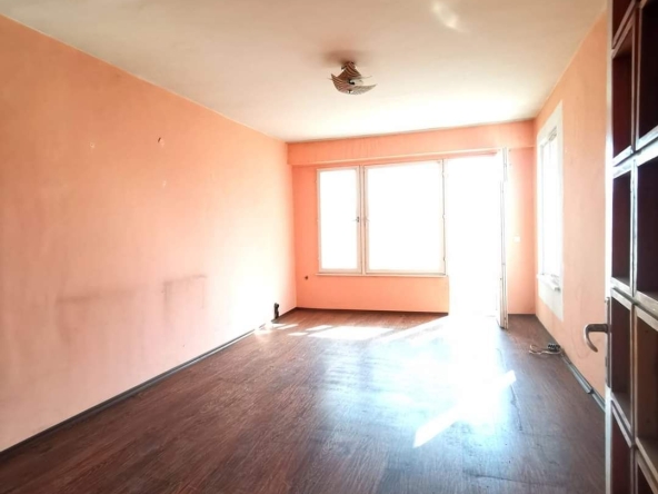 Тристаен апартамент в Горна Оряховица - 78 кв.м за 785 €/кв.м - Снимка #1