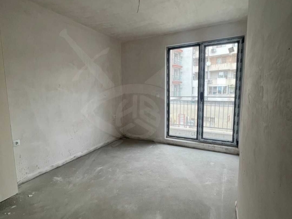 Тристаен апартамент в Варна, Операта - 84 кв.м за 2453 €/кв.м - Снимка #1