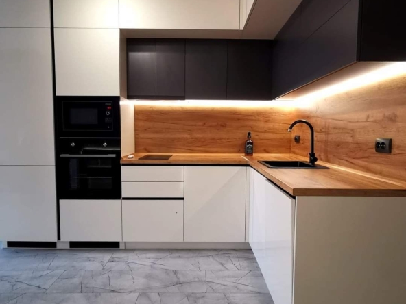 Къща в Горна Оряховица - 100 кв.м за 1350 €/кв.м - Снимка #1