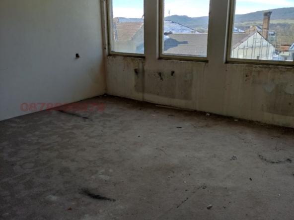 Четиристаен апартамент в Дебелец - 142 кв.м за 462 €/кв.м - Снимка #1