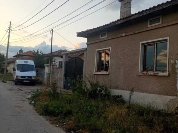 Къща в Септември - 90 кв.м за 334 €/кв.м - Снимка #1