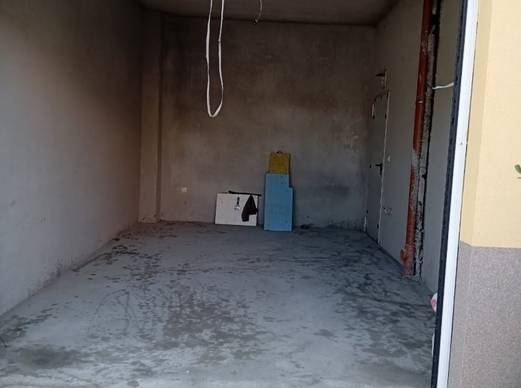 Гараж / Паркомясто в Бургас, Пристанище Бургас - 20 кв.м за 3 €/кв.м - Снимка #1