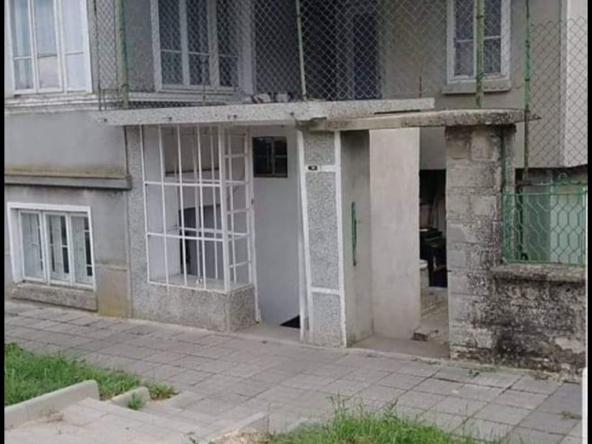 Дава се под наем Етаж от къща в Девня - 70 кв.м за 250 € - Снимка #1