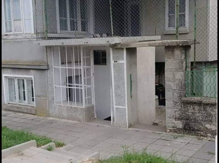 Дава се под наем Етаж от къща в Девня - 70 кв.м за 250 € - Снимка #1