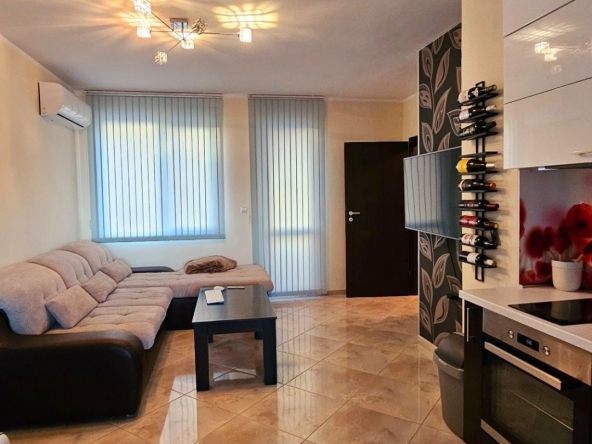 Дава се под наем Двустаен апартамент в Пловдив, Център - 75 кв.м за 498.27 € - Снимка #1