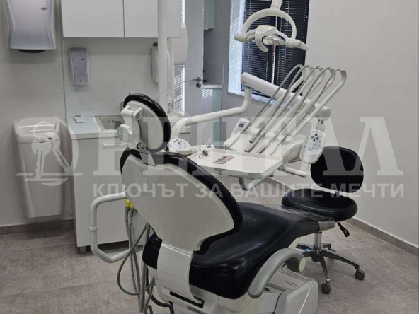 Дава се под наем Офис в Пловдив, Център - 34 кв.м за 509.49 € - Снимка #1