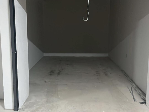 Дава се под наем Гараж / Паркомясто в Велико Търново, Акация - 25 кв.м за 99.45 € - Снимка #1