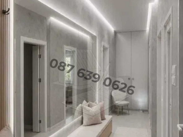 Тристаен апартамент в Пловдив, Център - 60 кв.м за 1156 €/кв.м - Снимка #1
