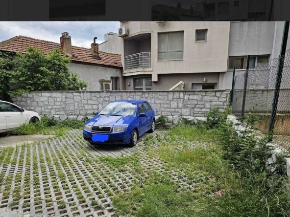 Дава се под наем Гараж / Паркомясто в Варна, Погреби - 12 кв.м за 76.5 € - Снимка #1