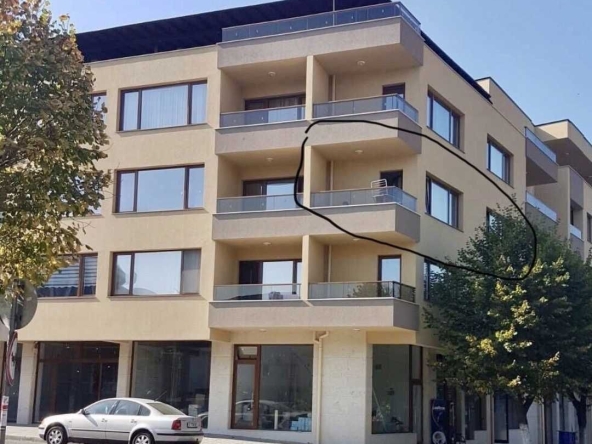 Тристаен апартамент в Момчилград - 87 кв.м за 1288 €/кв.м - Снимка #1